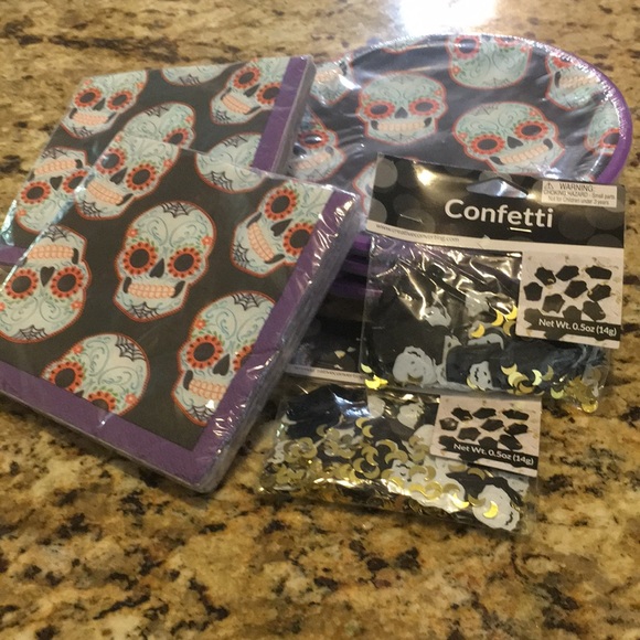 Day of the Dead (24)plates (32)Napkins & Confetti - Picture 2 of 6